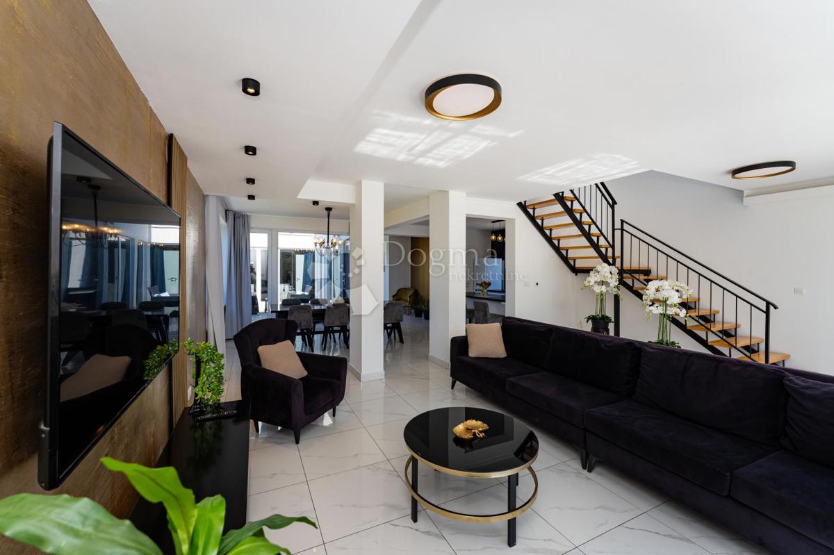 Haus Zu verkaufen - SPLITSKO-DALMATINSKA KAŠTELA