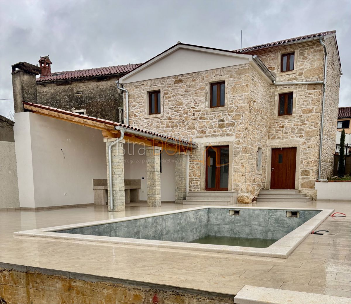 House For sale - Istarska žminj - foto 1/32