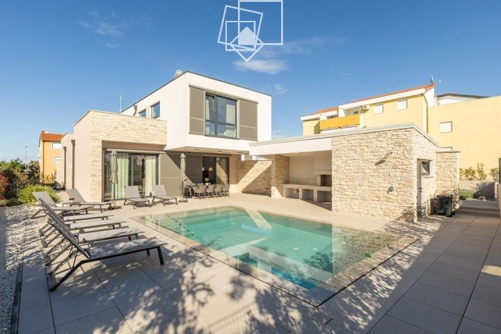 Dům na prodej 221 m² – Umag
