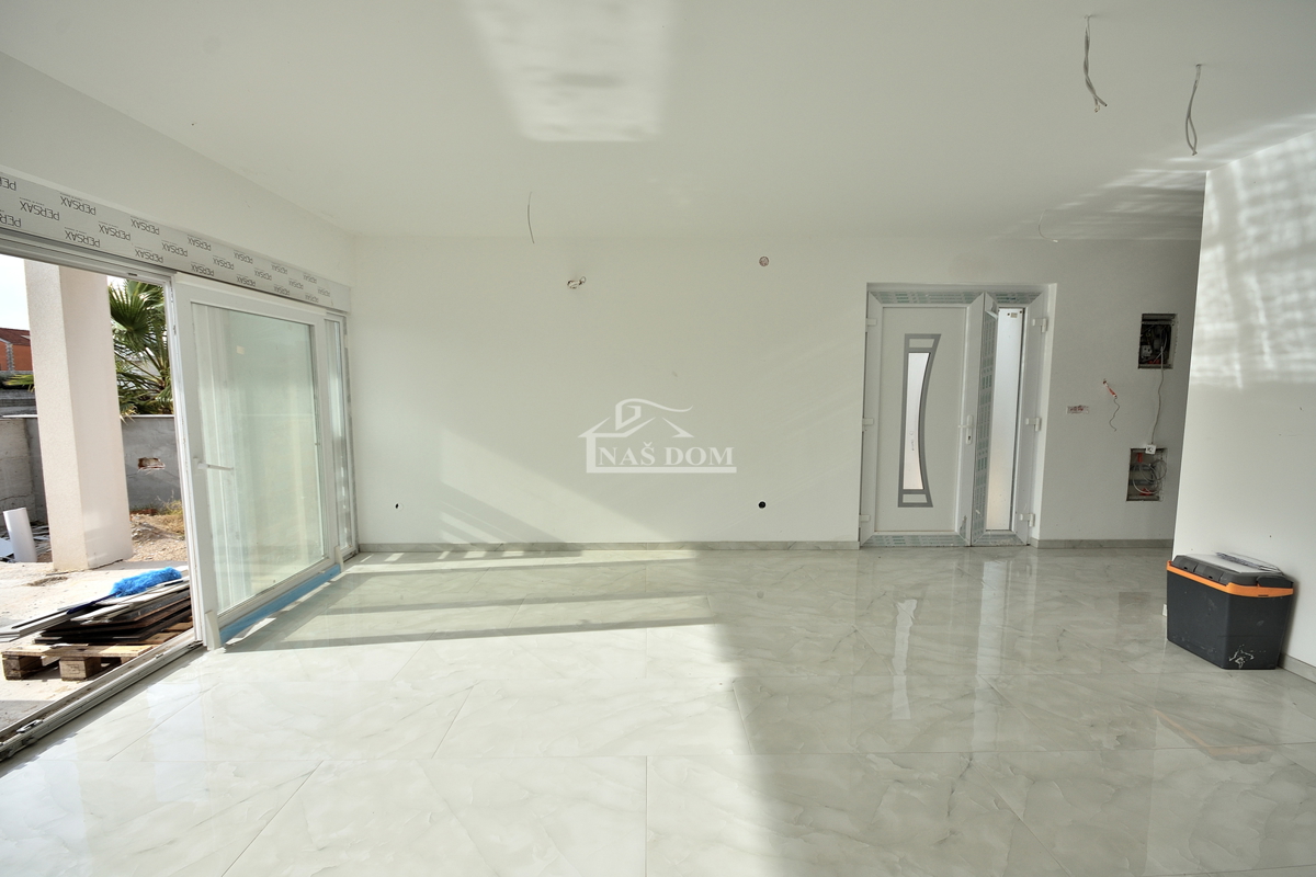 House For sale - ŠIBENSKO-KNINSKA VODICE