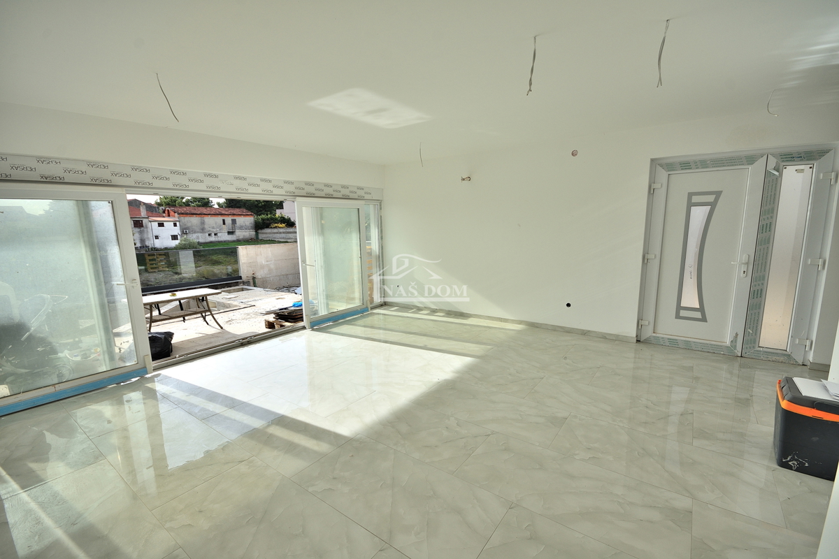 House For sale - ŠIBENSKO-KNINSKA VODICE