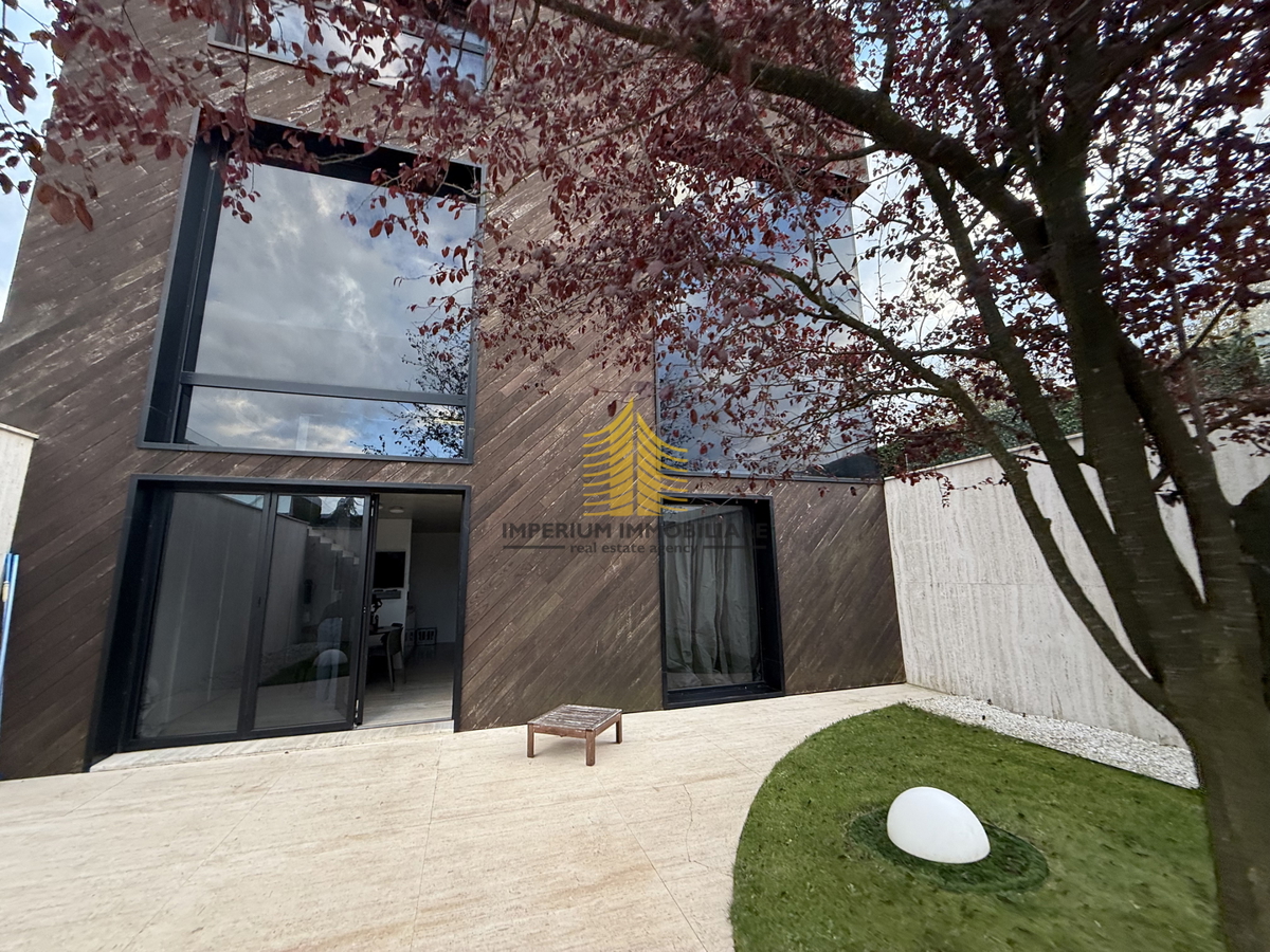 Maison À vendre - ZAGREBAČKA KLOŠTAR IVANIĆ