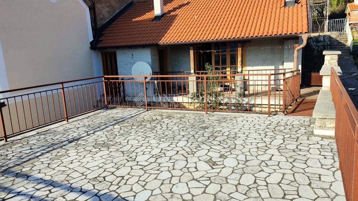 Hiša Na predaj - PRIMORSKO-GORANSKA VINODOLSKA OPĆINA