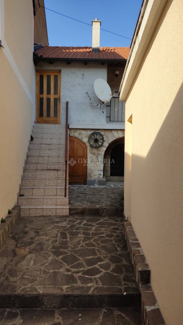 Hiša Na predaj - PRIMORSKO-GORANSKA VINODOLSKA OPĆINA