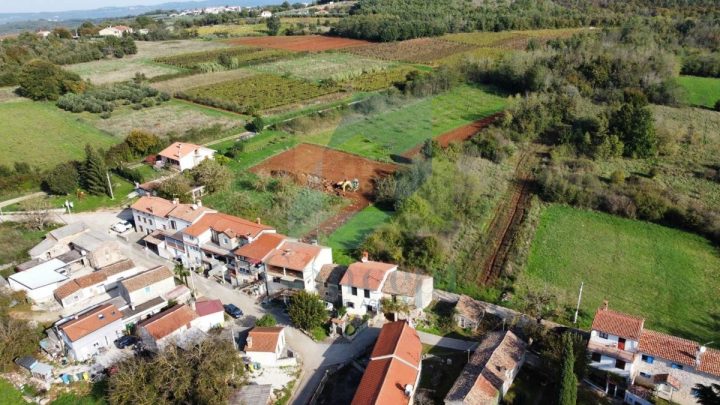 Grundstück zu verkaufen 3006 m² – Poreč