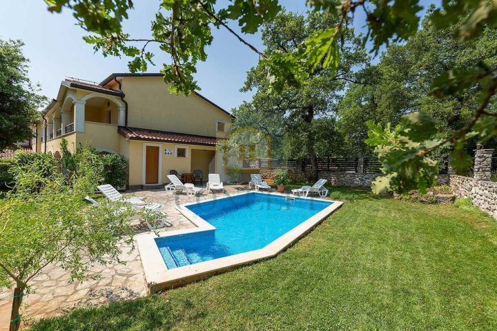 Commerciale in vendita 970 m² – Novigrad