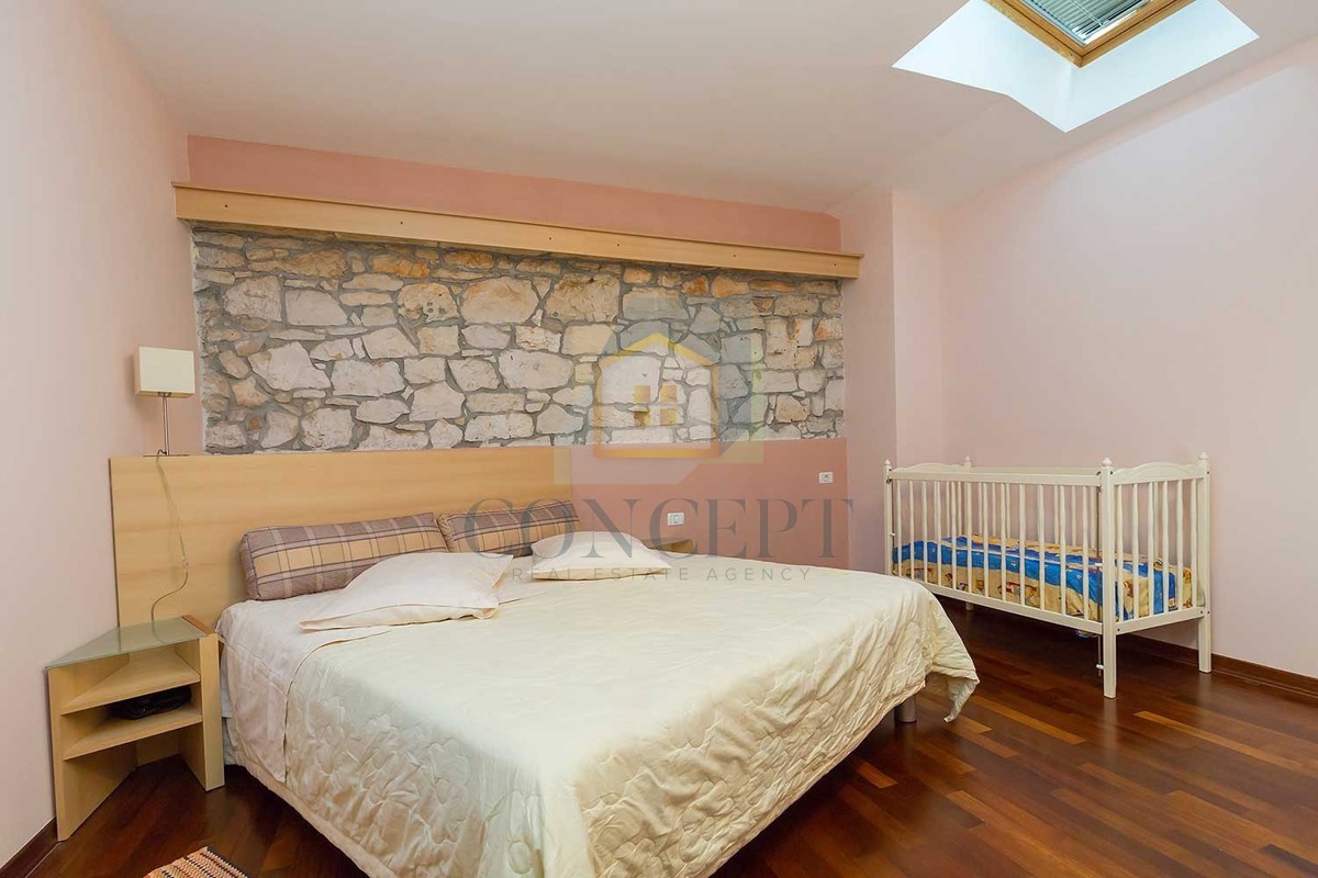 Poslovni prostor Na prodaju - ISTARSKA NOVIGRAD