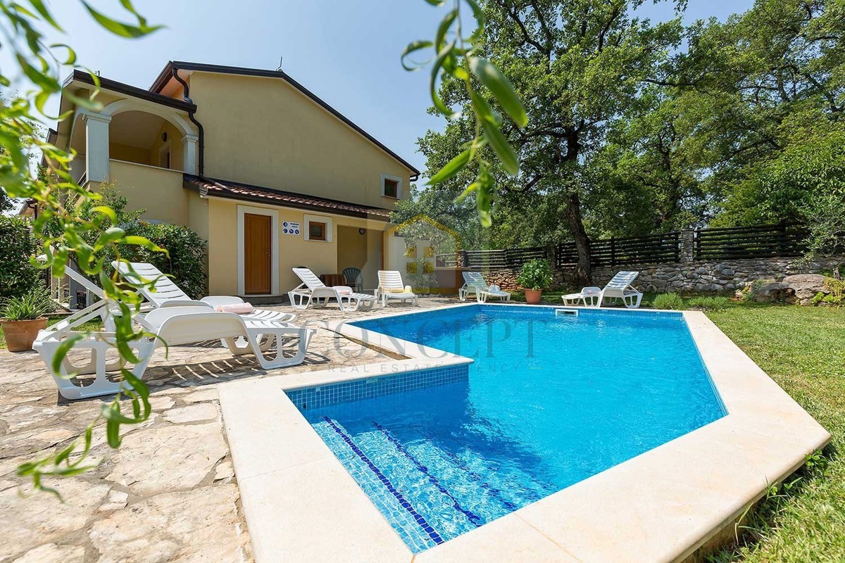 Poslovni prostor Na prodaju - ISTARSKA NOVIGRAD