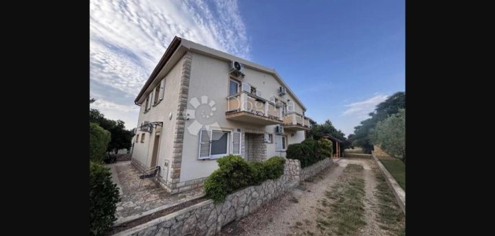 Dům na prodej 200 m² – Vir