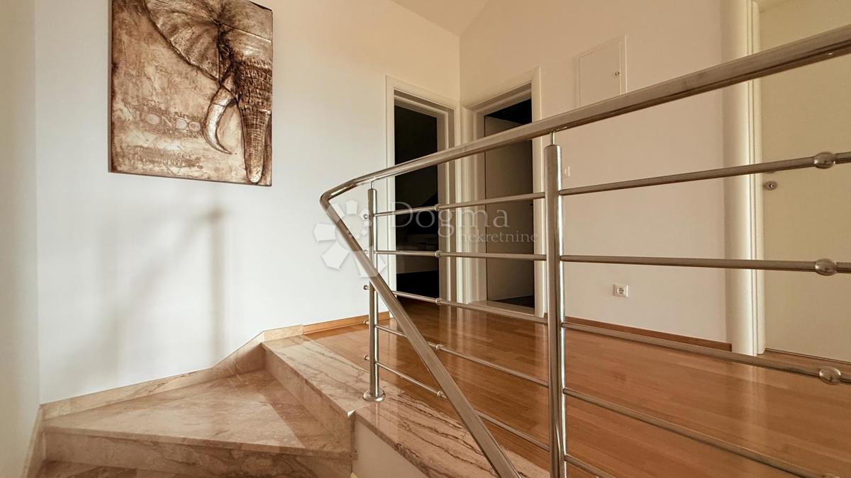Apartmán Na prodej - SPLITSKO-DALMATINSKA BAŠKA VODA