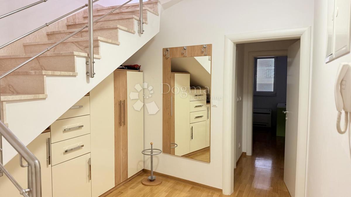 Apartmán Na prodej - SPLITSKO-DALMATINSKA BAŠKA VODA