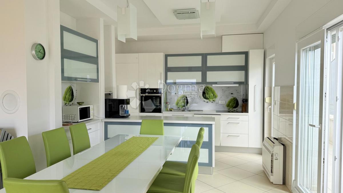 Apartmán Na prodej - SPLITSKO-DALMATINSKA BAŠKA VODA