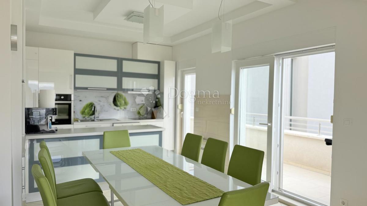 Apartmán Na prodej - SPLITSKO-DALMATINSKA BAŠKA VODA
