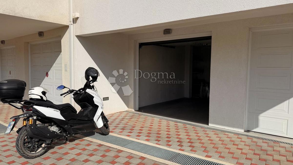 Apartmán Na prodej - SPLITSKO-DALMATINSKA BAŠKA VODA