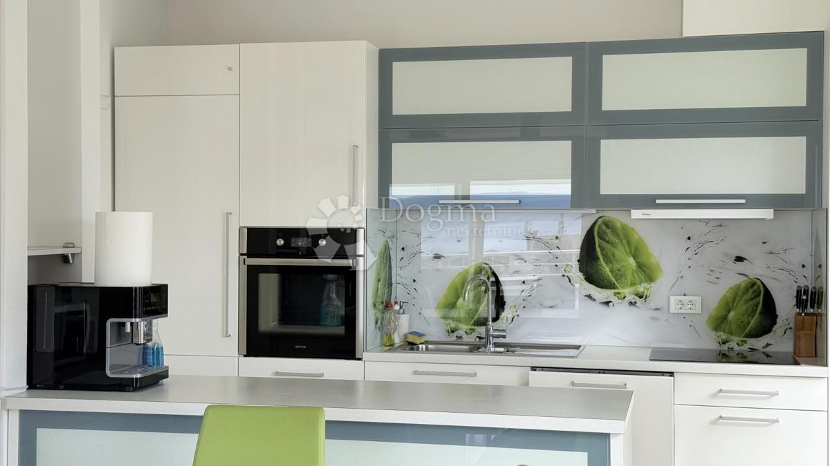 Apartmán Na prodej - SPLITSKO-DALMATINSKA BAŠKA VODA
