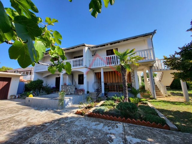 Casa in vendita 250 m² – Vrsi