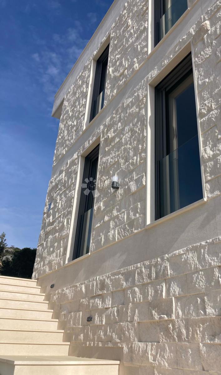 Apartment Zu verkaufen - ŠIBENSKO-KNINSKA ROGOZNICA