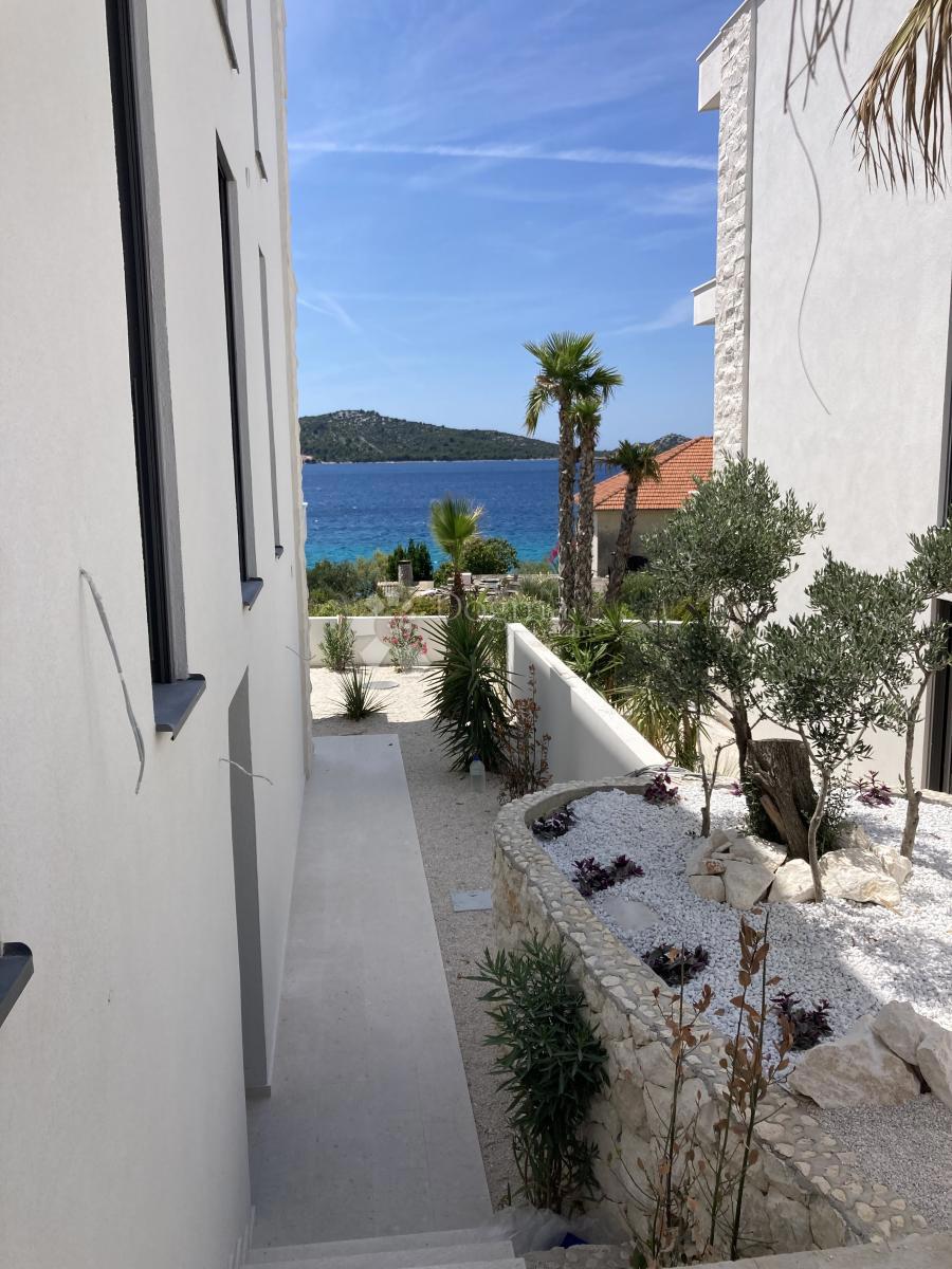 Apartment Zu verkaufen - ŠIBENSKO-KNINSKA ROGOZNICA