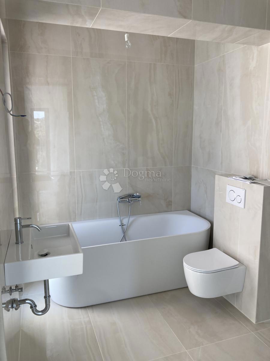 Apartment Zu verkaufen - ŠIBENSKO-KNINSKA ROGOZNICA