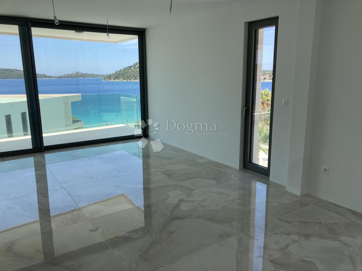 Apartment Zu verkaufen - ŠIBENSKO-KNINSKA ROGOZNICA