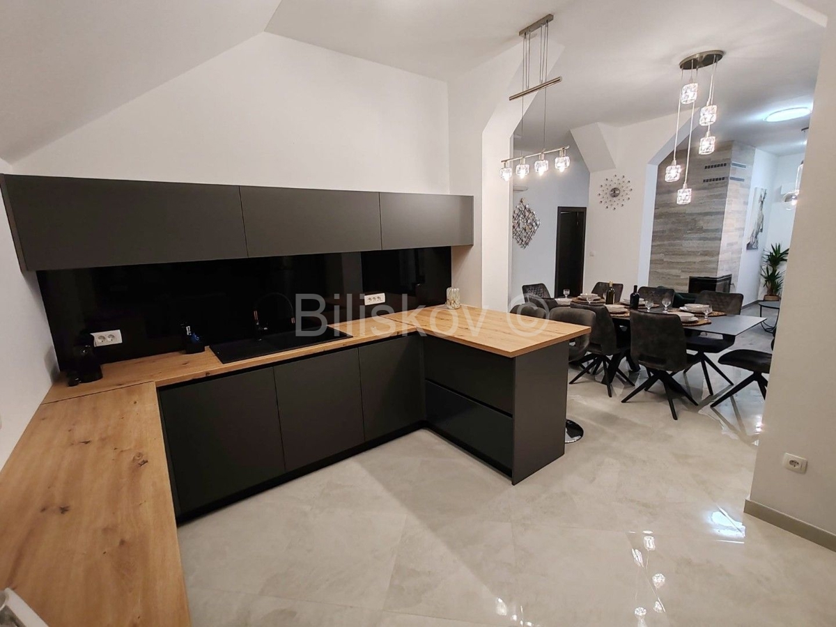 Appartamento Da affittare - SPLITSKO-DALMATINSKA KAŠTELA