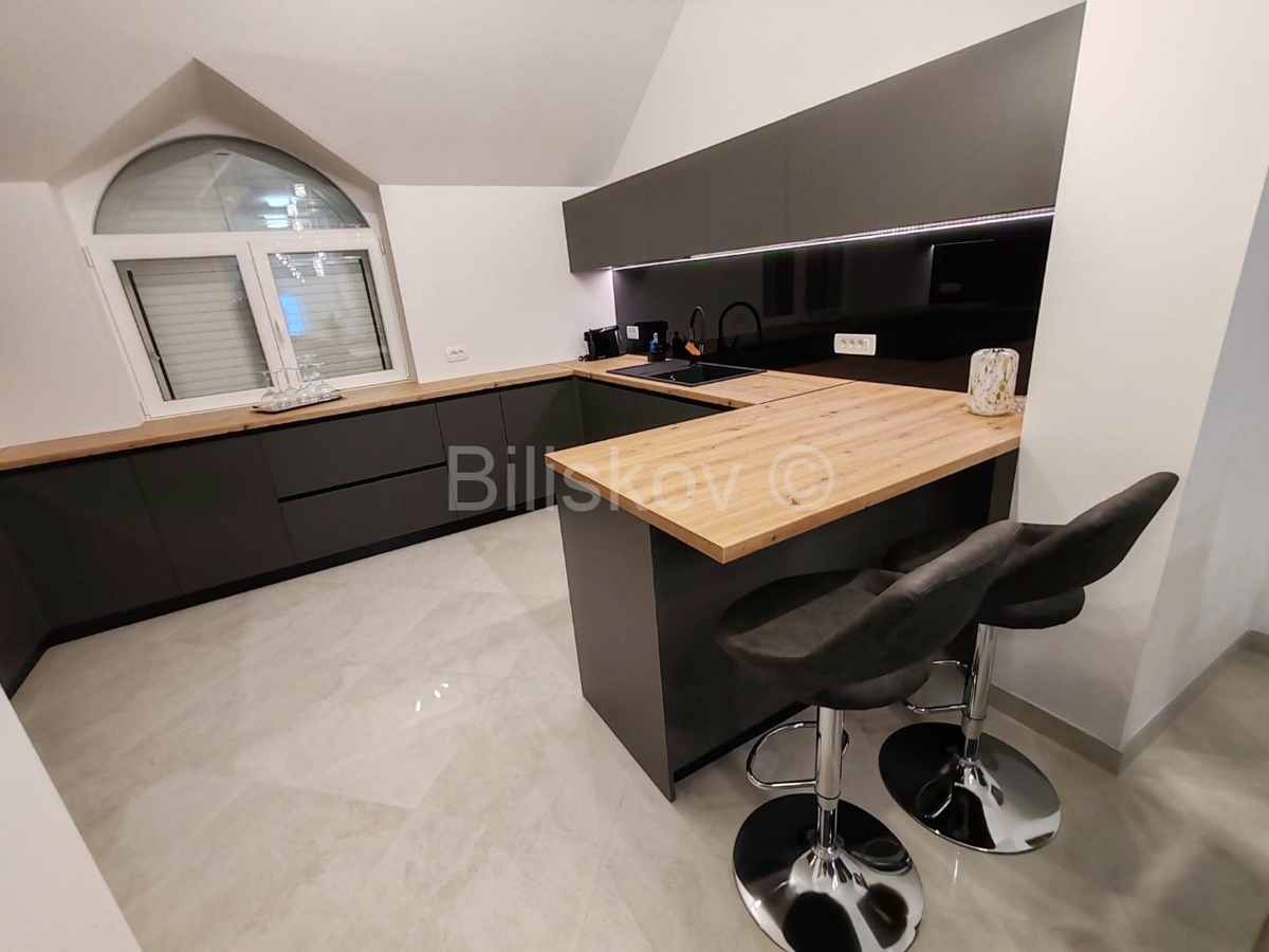 Appartamento Da affittare - SPLITSKO-DALMATINSKA KAŠTELA