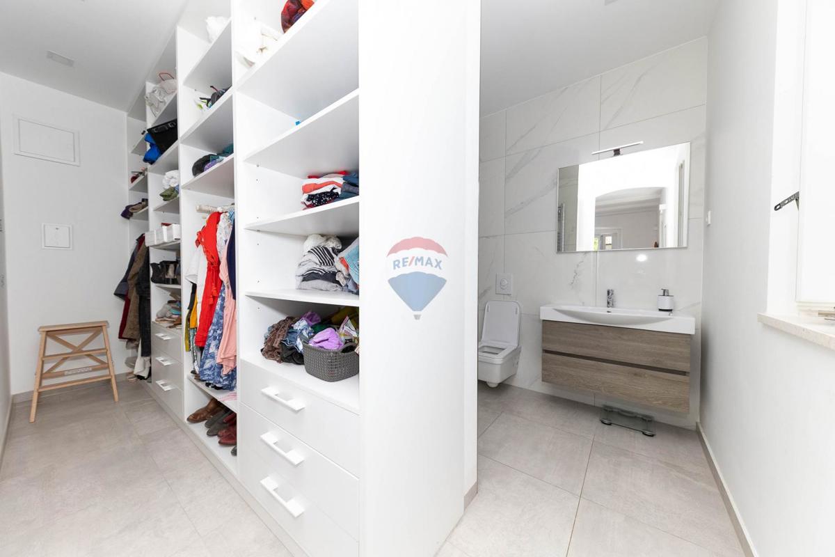 Kuća Na prodaju - PRIMORSKO-GORANSKA VINODOLSKA OPĆINA