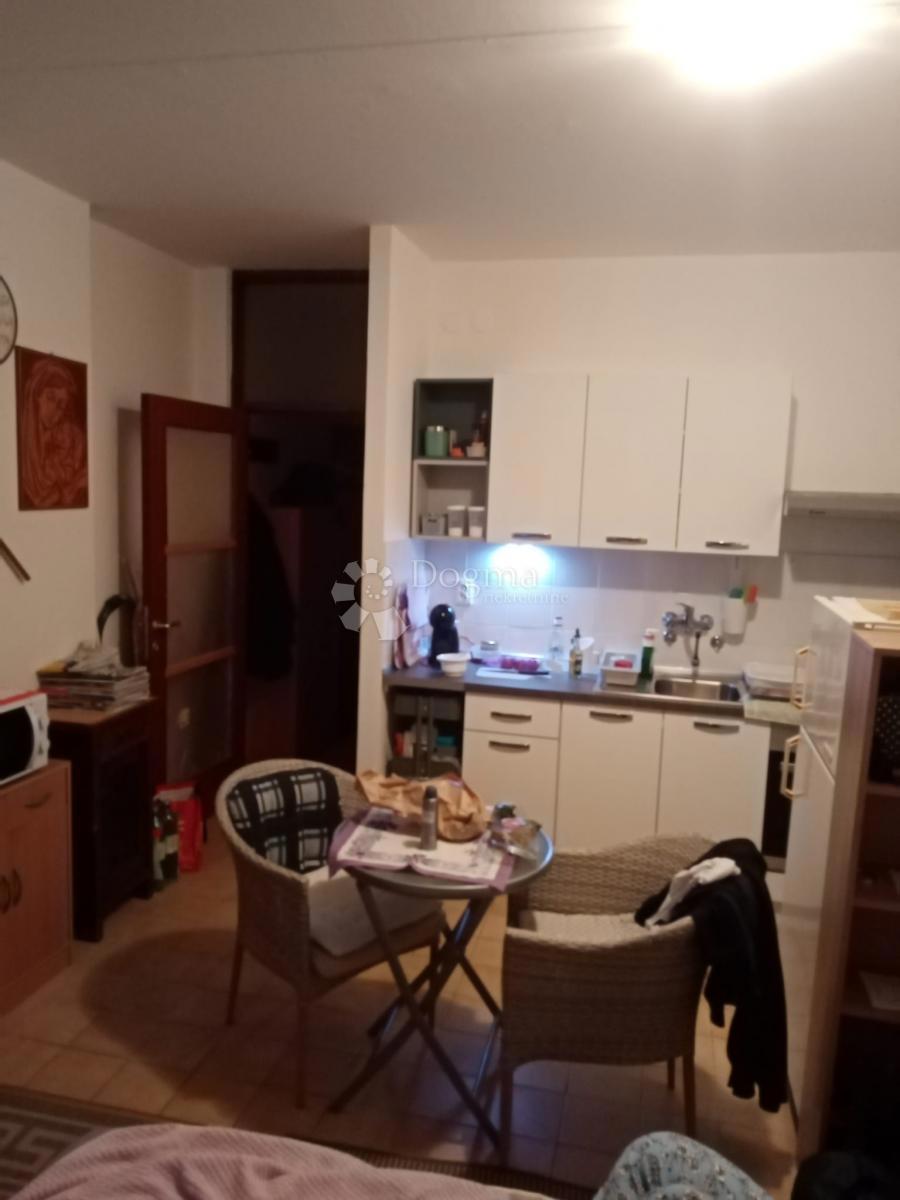 Mieszkanie Na sprzedaż - PRIMORSKO-GORANSKA NOVI VINODOLSKI