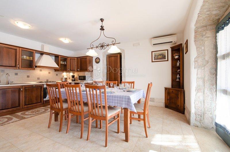 Haus Zu verkaufen - ISTARSKA KANFANAR