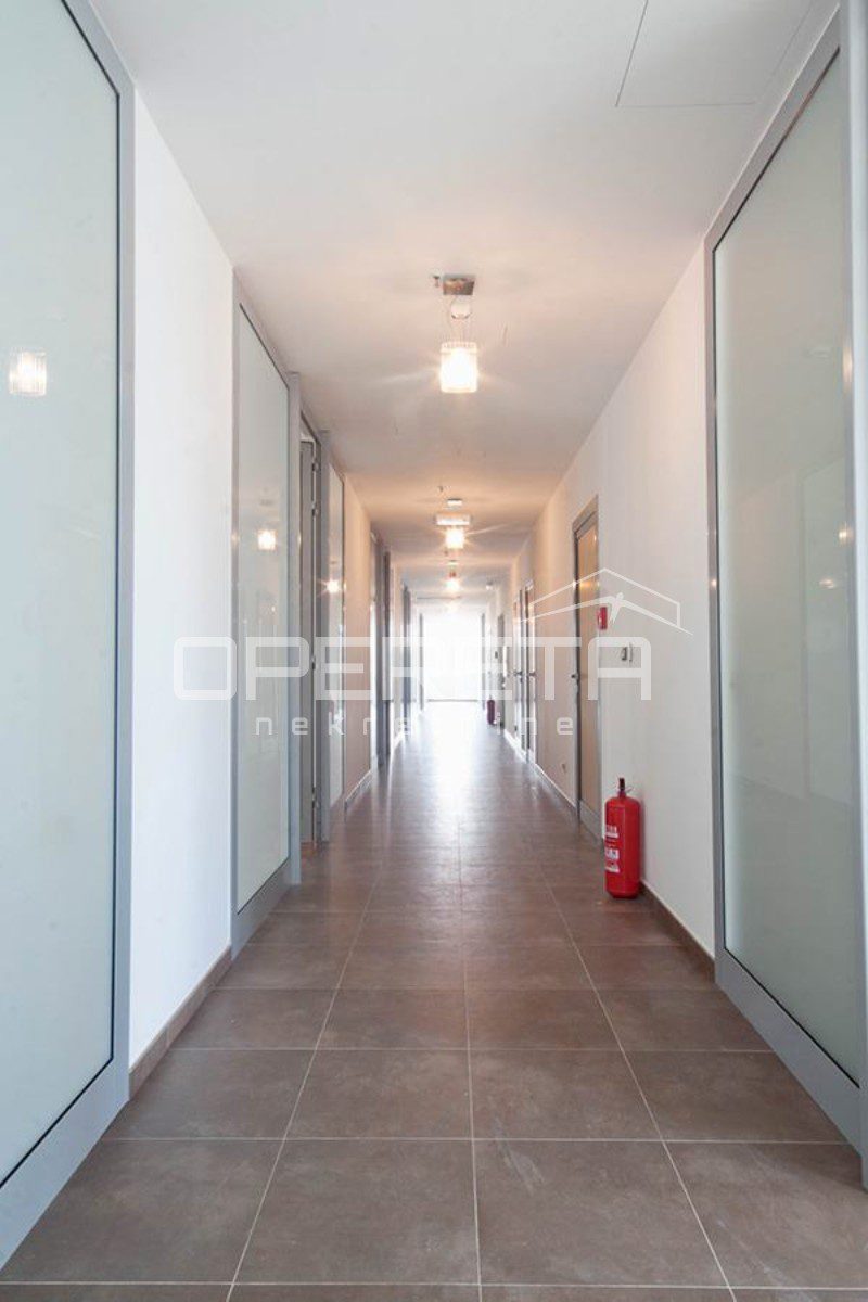 Lokal użytkowy Do wynajęcia - SPLITSKO-DALMATINSKA SPLIT
