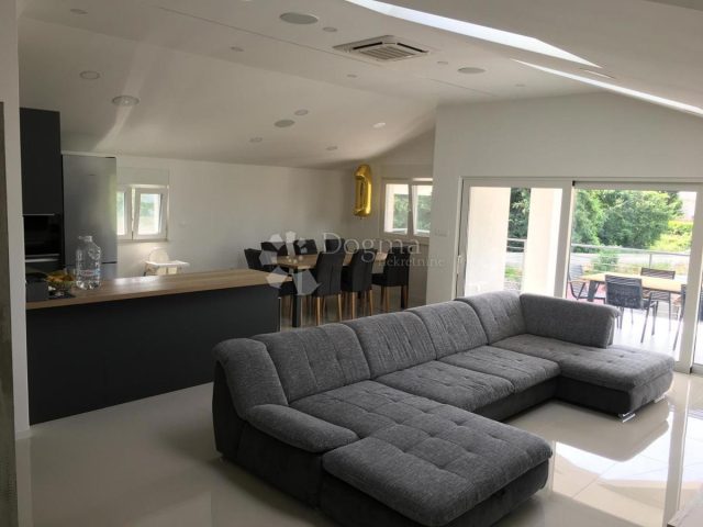 Apartmán k pronájmu 120 m² – Kastav