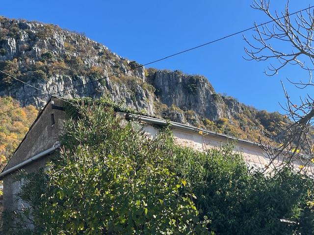 Hiša Na predaj - PRIMORSKO-GORANSKA VINODOLSKA OPĆINA