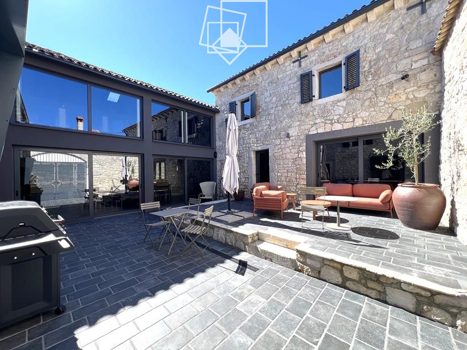 Casa In vendita - Istarska Poreč - foto 1/40