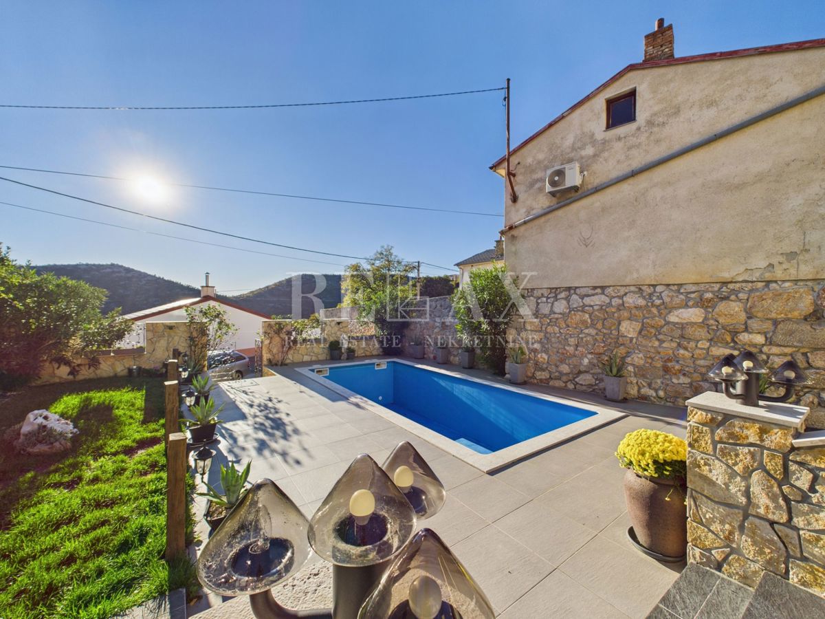 Kuća Na prodaju - PRIMORSKO-GORANSKA VINODOLSKA OPĆINA