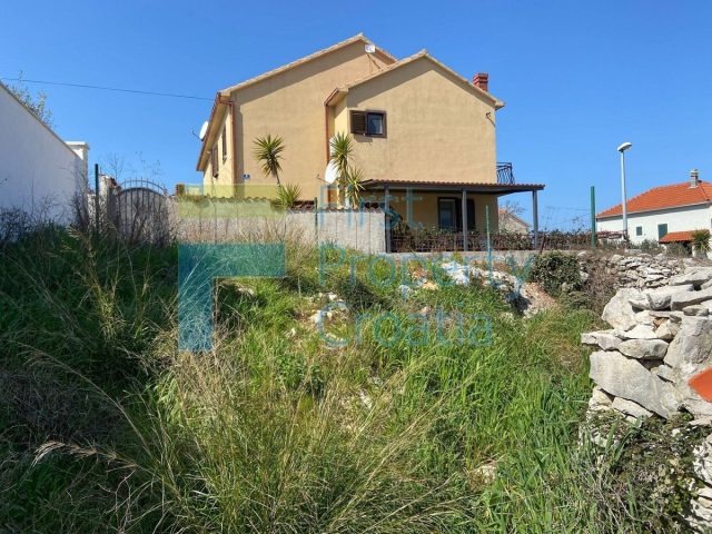 Land for sale 313 m² – Brač