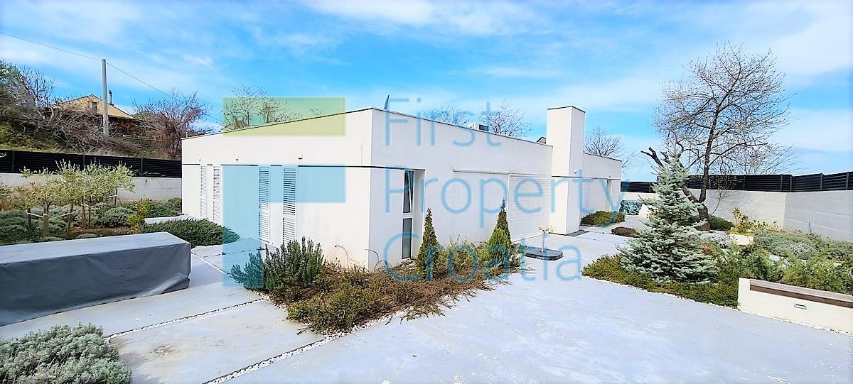 House For sale - Splitsko-dalmatinska Brač - foto 1/9