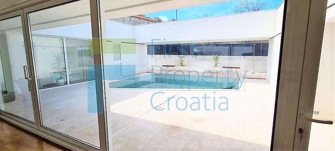 House For sale - SPLITSKO-DALMATINSKA BRAČ
