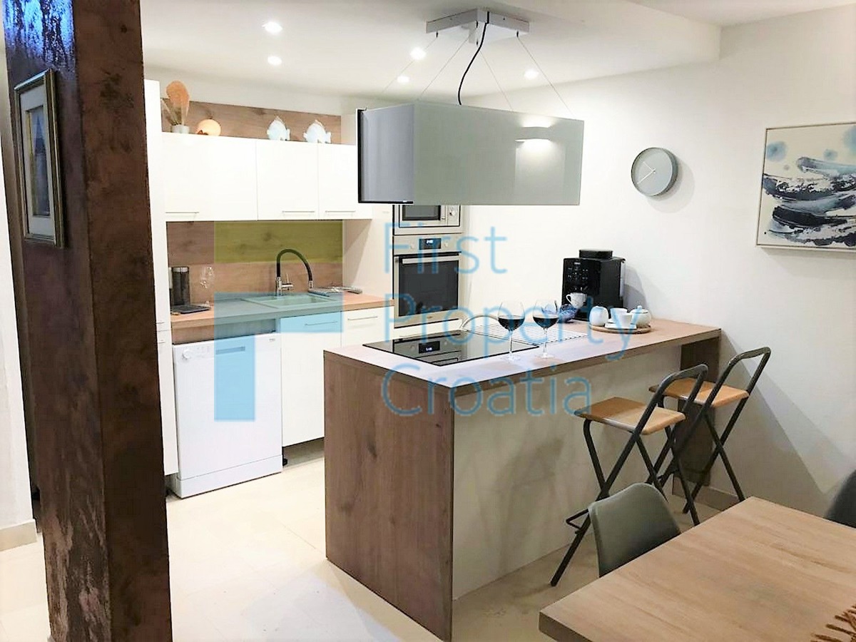House For sale - SPLITSKO-DALMATINSKA BRAČ