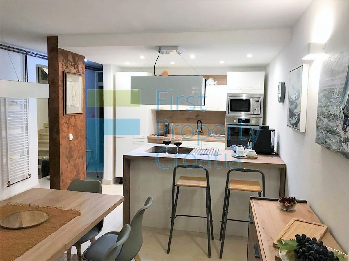 House For sale - SPLITSKO-DALMATINSKA BRAČ