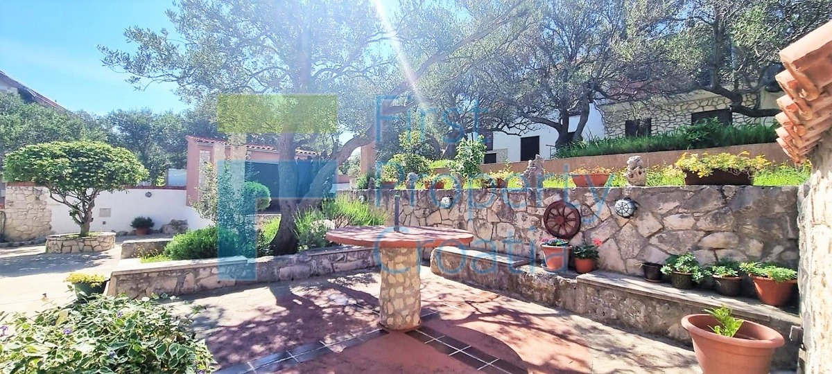 House For sale - SPLITSKO-DALMATINSKA BRAČ