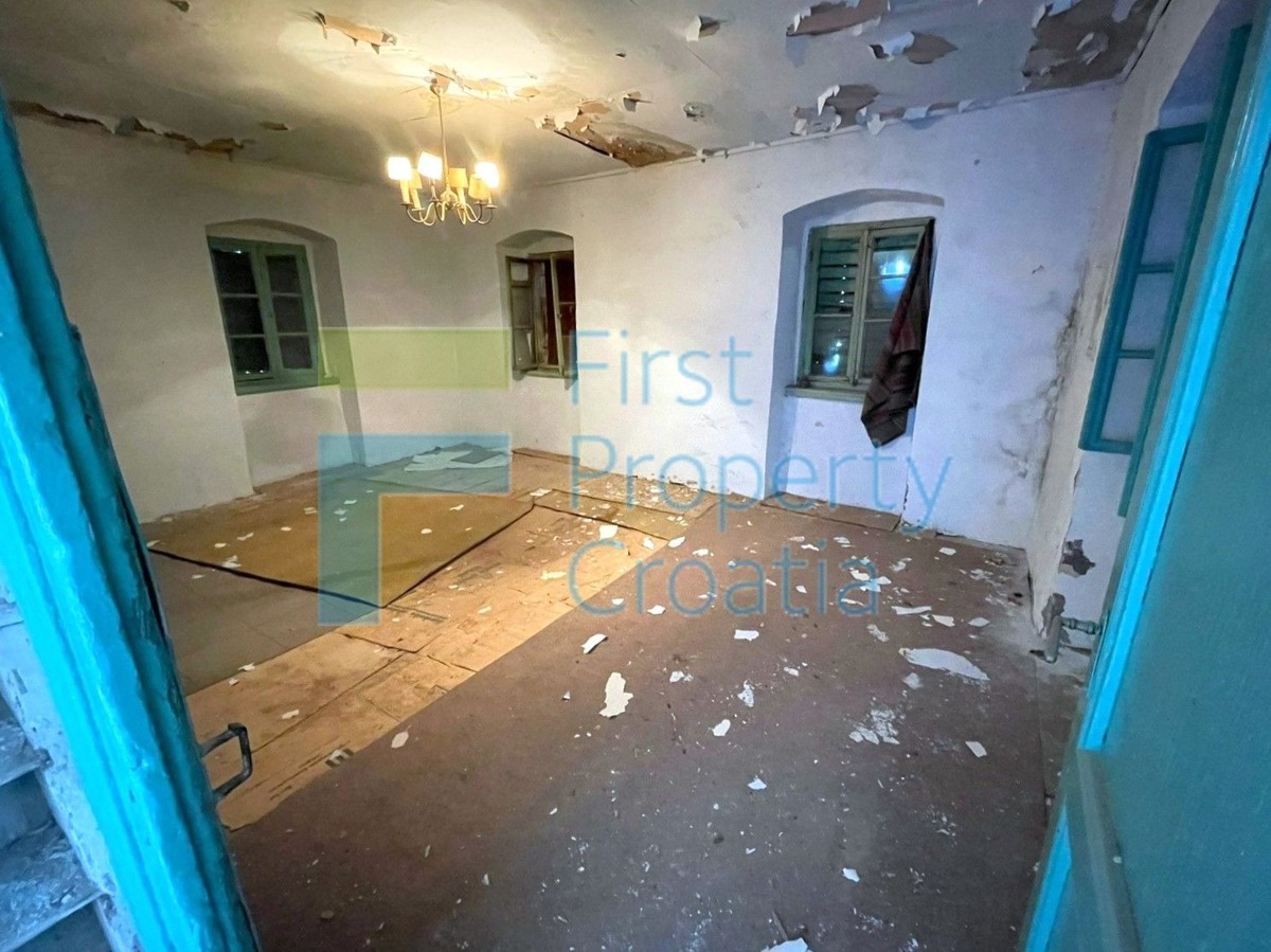 Hiša Na predaj - SPLITSKO-DALMATINSKA BRAČ