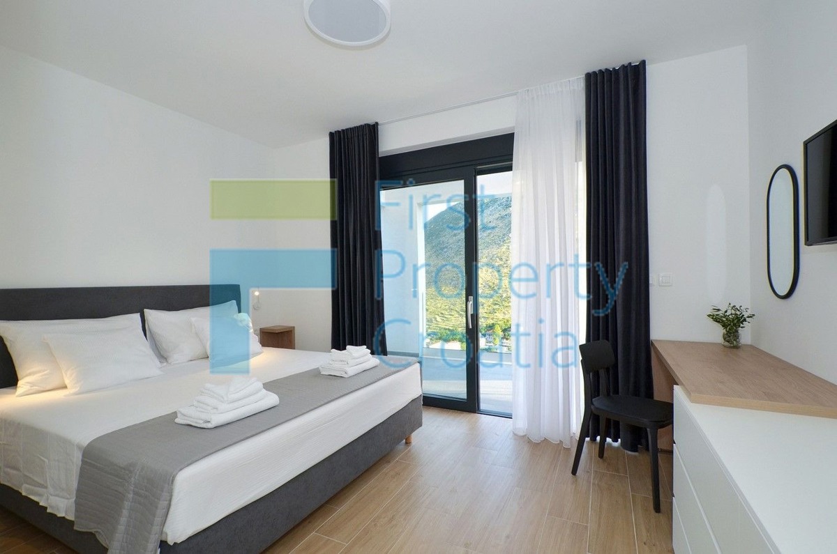 House For sale - SPLITSKO-DALMATINSKA SPLIT