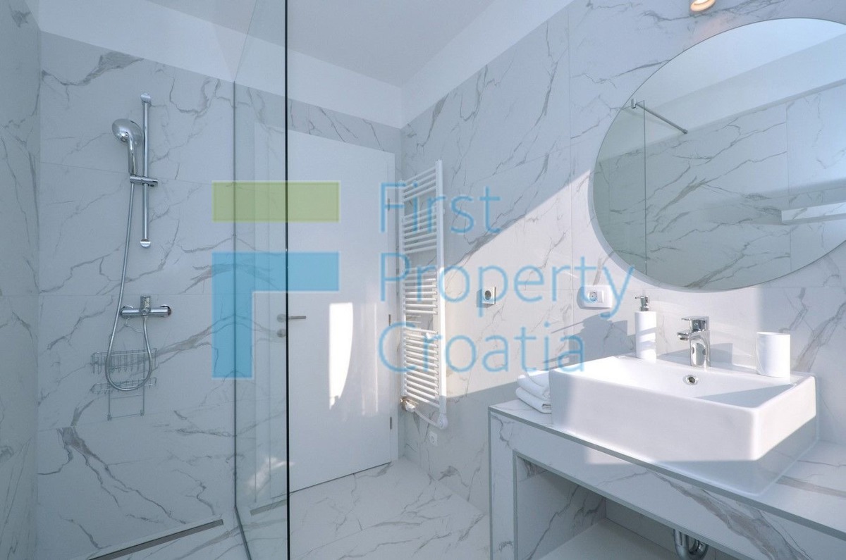 House For sale - SPLITSKO-DALMATINSKA SPLIT