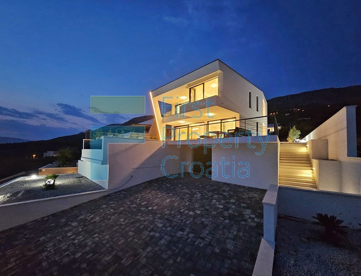 Haus Zu verkaufen - SPLITSKO-DALMATINSKA SPLIT