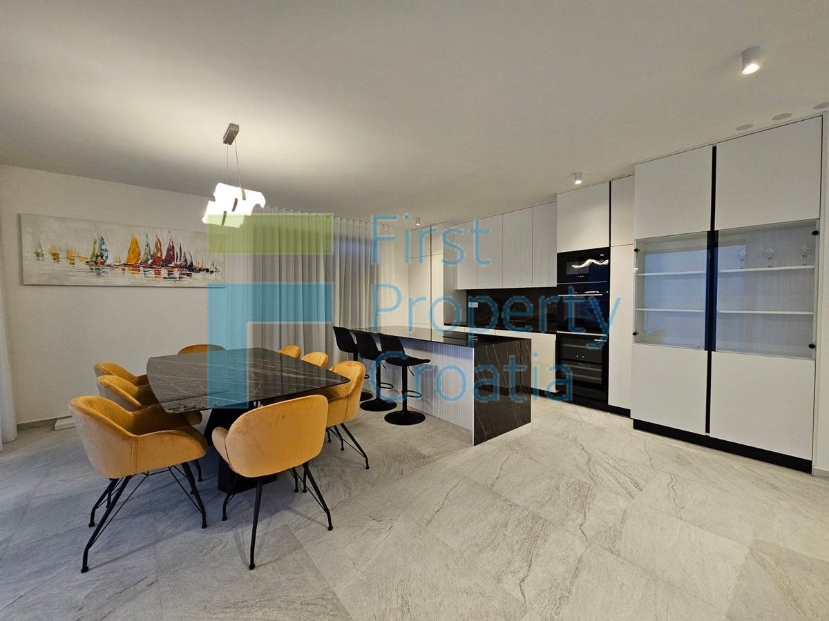 Haus Zu verkaufen - Splitsko-dalmatinska Split - foto 3/16