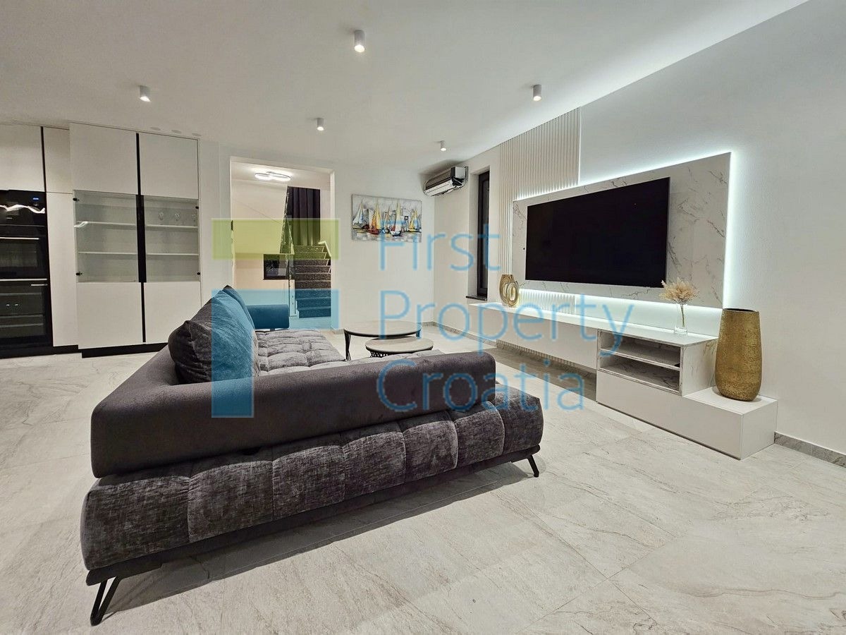 Haus Zu verkaufen - SPLITSKO-DALMATINSKA SPLIT