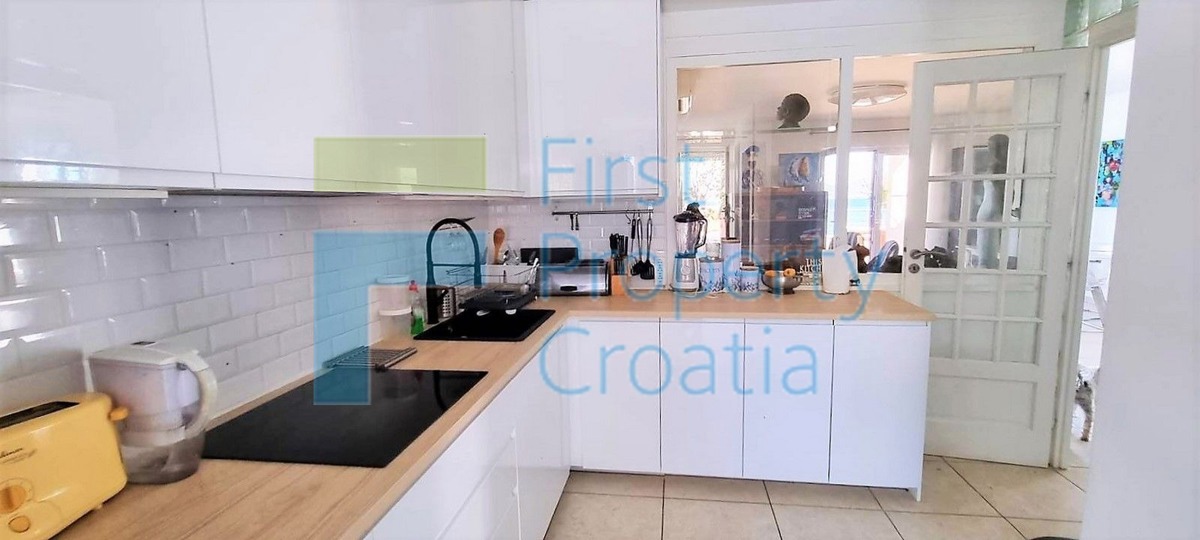 Hiša Na predaj - SPLITSKO-DALMATINSKA ČIOVO