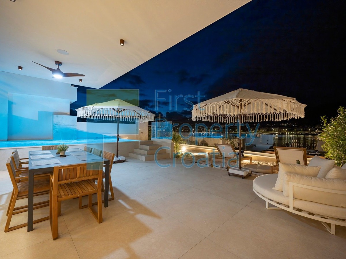 Haus Zu verkaufen - Splitsko-dalmatinska Trogir - foto 1/17