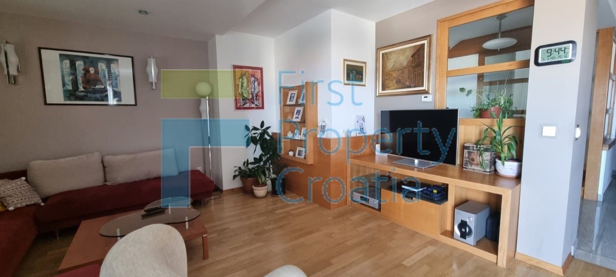 Haus Zu verkaufen - SPLITSKO-DALMATINSKA SPLIT