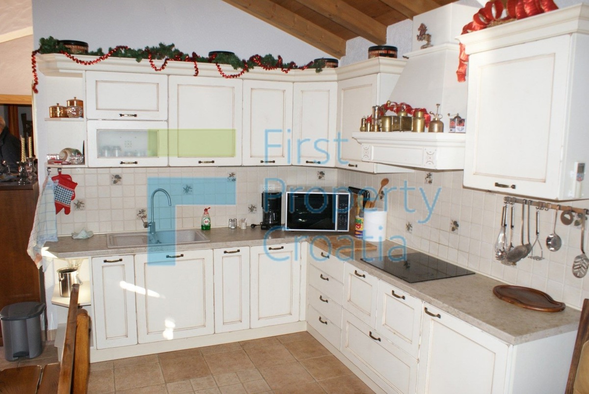 Casa In vendita - šibensko-kninska Rogoznica - foto 2/14